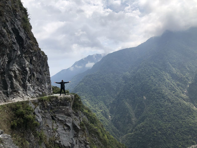 錐麓古道｜太魯閣峽谷中的驚險絕美步道，挑戰垂直斷崖的壯闊視野