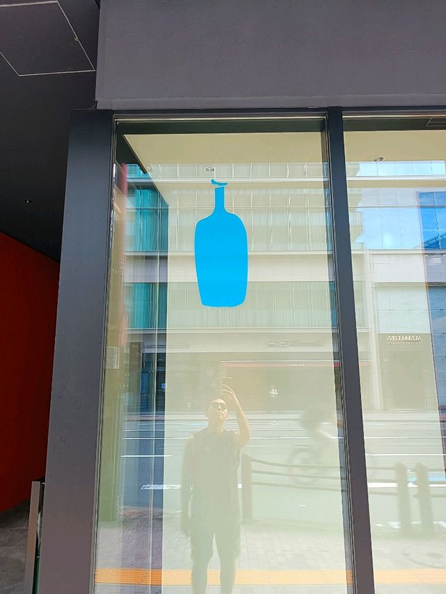 空間感十足的Blue Bottle Coffee 💙🟦🔵
