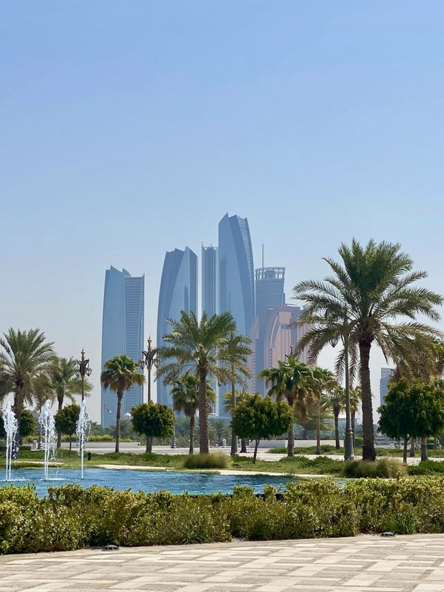 A Day in Abu Dhabi – Palaces, Panoramas & Pure Grandeur