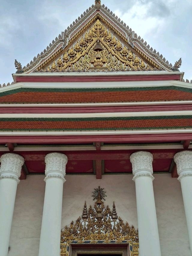 ชม 2วัดคู่ วัดโสมนัส✨️วัดมกุฏ