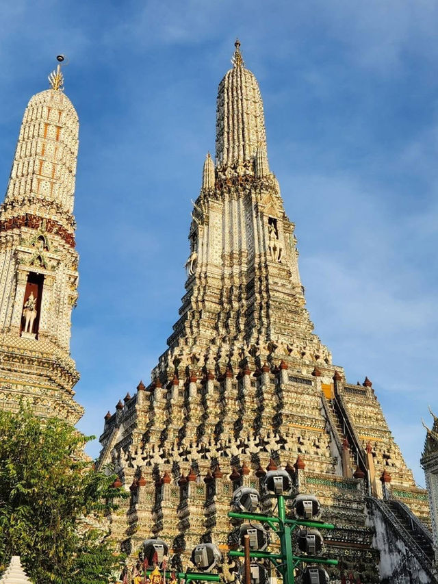 ワットアルンの夕暮れは、まるで絵画のような美しさ。#タイ旅行 #ワットアルン