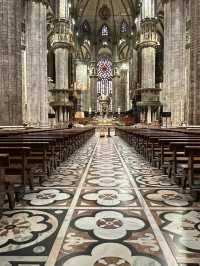 ⛪ “Stone That Reaches Sky: A Morning at Milan Cathedral”