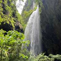 รีวิวสถานที่: 龙水峡地缝 (Longshuixia Gorge)