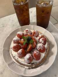 季節限定！苺ワッフルが美味しい釜山夜カフェ