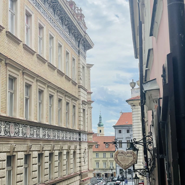 A Day of City Walking in Prague: Absolutely Breathtaking! 🚶‍♀️✨