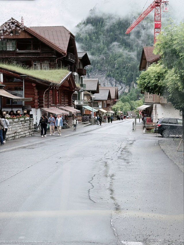Lauterbrunnen Train Station: Gateway to the Valley of Waterfalls