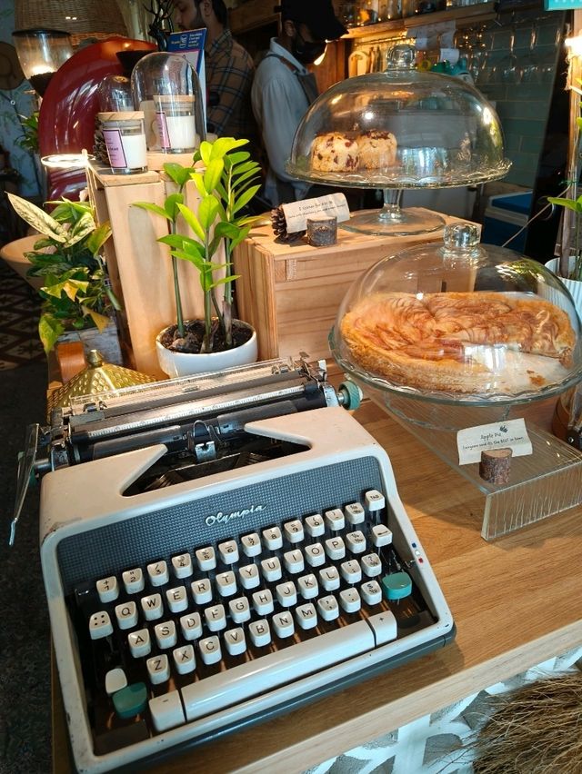 A Latte Escape in the Heart of Jakarta