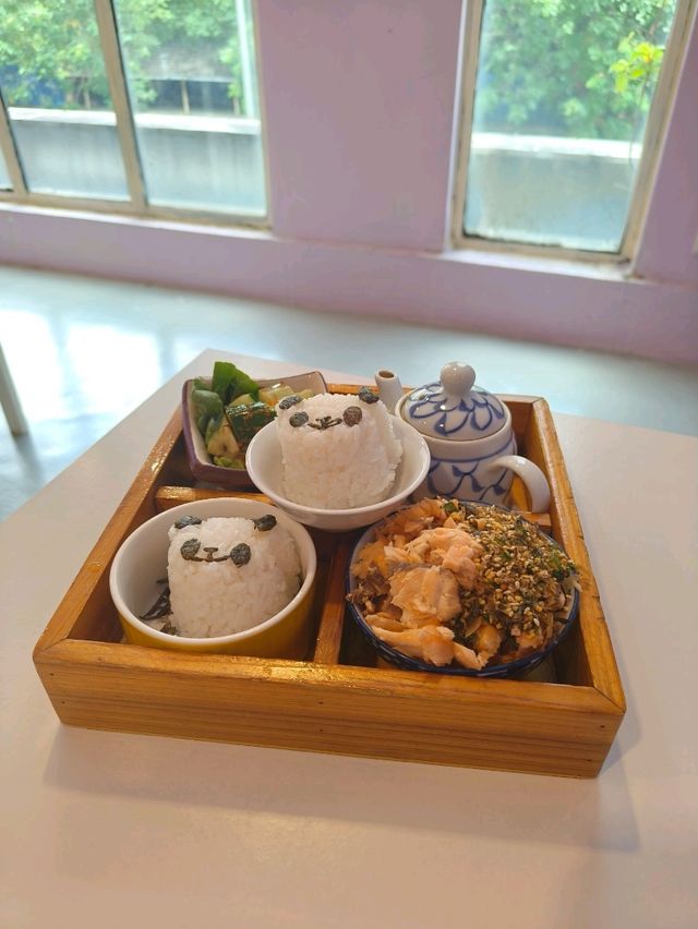 A Wooden Tray of Joy, Manila’s Hidden Cafe Gem
