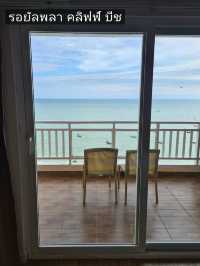 Royal Phala Cliff Beach Hotel  วิวทะเลแบบเต็มตา 