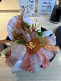 🥢金澤必訪｜近江町市場美食與熱鬧一次滿足 🍣🦀🔥