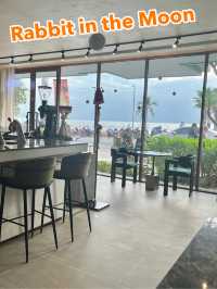 Rabbit in the Moon ร้านกาแฟสวยหาดจอมเทียน