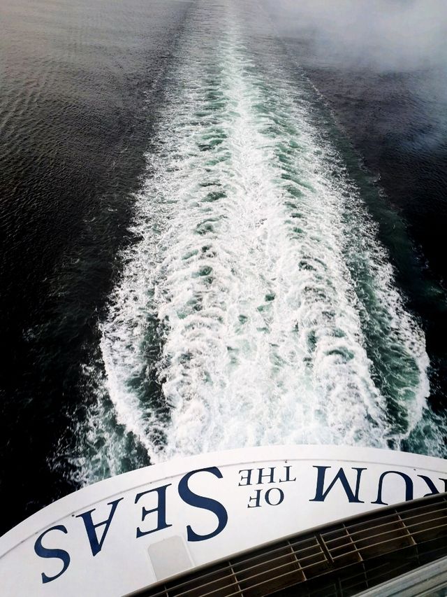 Cruising & Snoozing: The Art of Doing Less at Sea