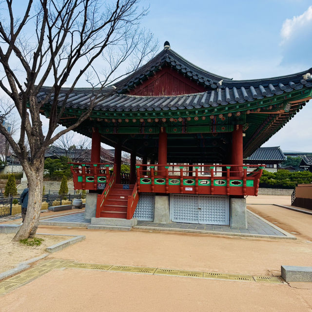 南山谷韓屋村 (남산골한옥마을) 