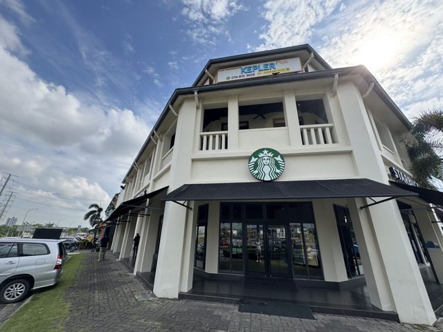☕ Chill Vibes at Starbucks Eco Botanic
