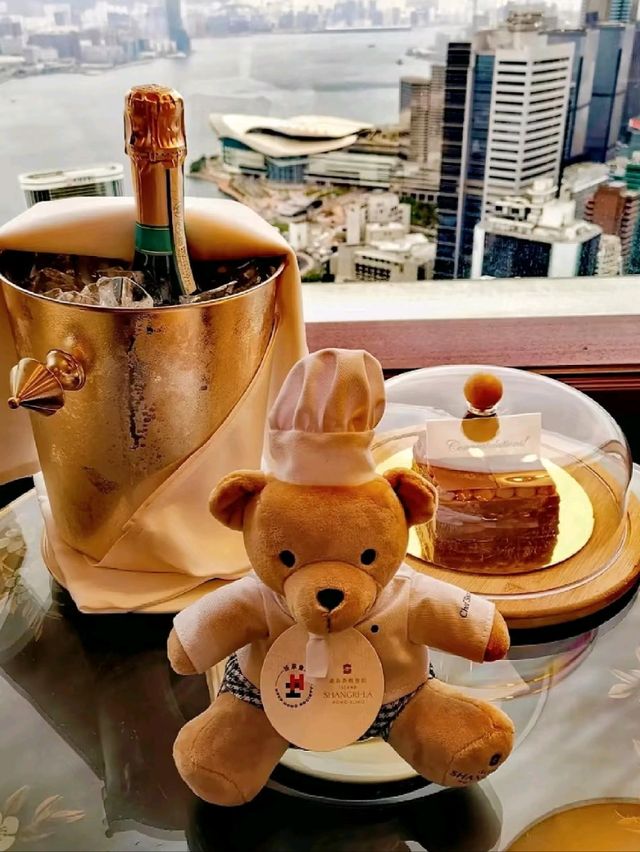 🌟🏙️ Island Shangri-La, Hong Kong – Enjoy Delicious food 