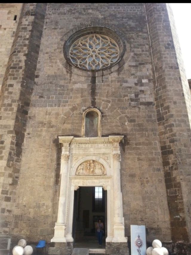 【イタリア】ナポリ　ヌオーヴォ城