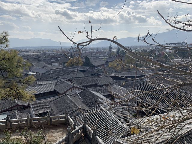 Stunning panoramic views of Lijiang Ancient Town
