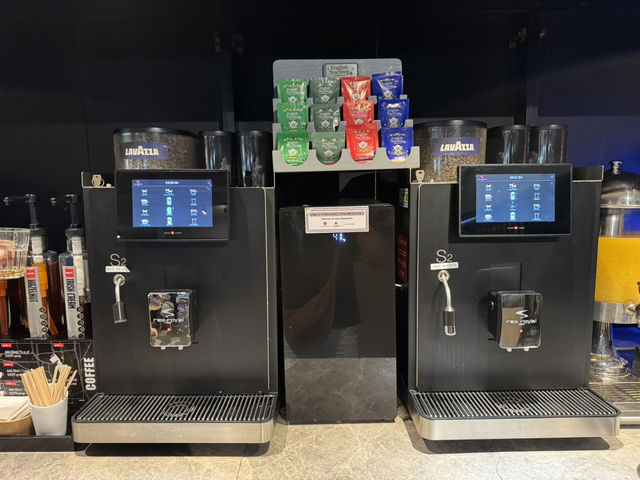 🛫 A Relaxing Pre-Flight Oasis – Blossom Lounge at Changi T4