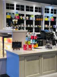 A Little Kiss of Sweetness – Only at Bisou