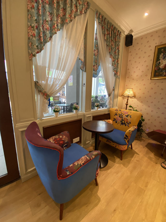 Quaint and old school tea house in Penang