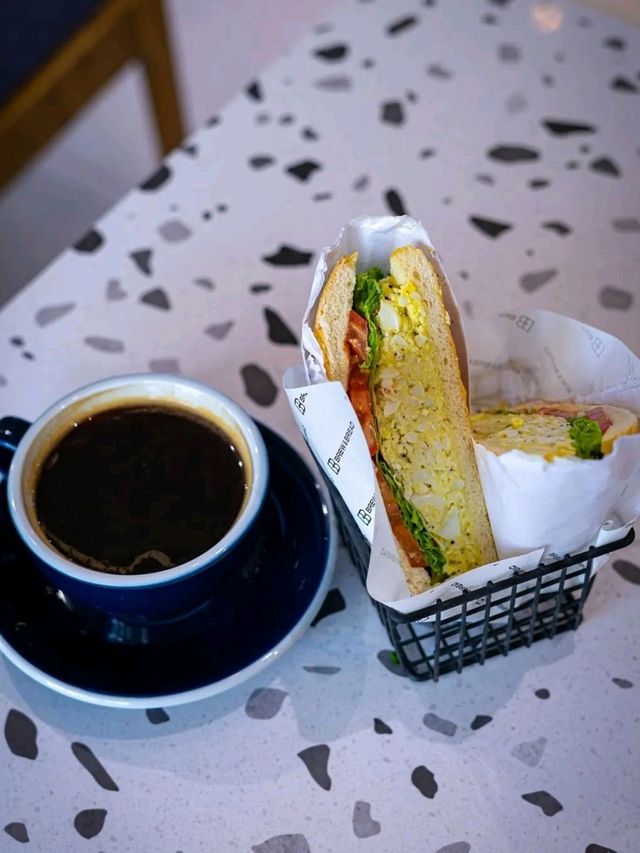 Brew N Bread Cafe