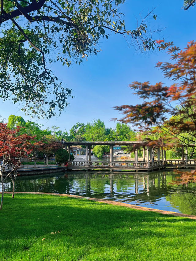 Kunming | Green Lake: The Perfect Weather to Enter China