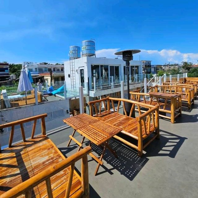 小琉球 | 最Chill的潛水Hostel：輕旅泡泡池畔背包客棧
