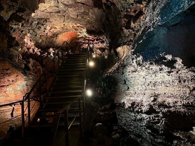 冰島 | The Lava Tunnel 探索壯闊的熔岩隧道：Raufarhólshellir