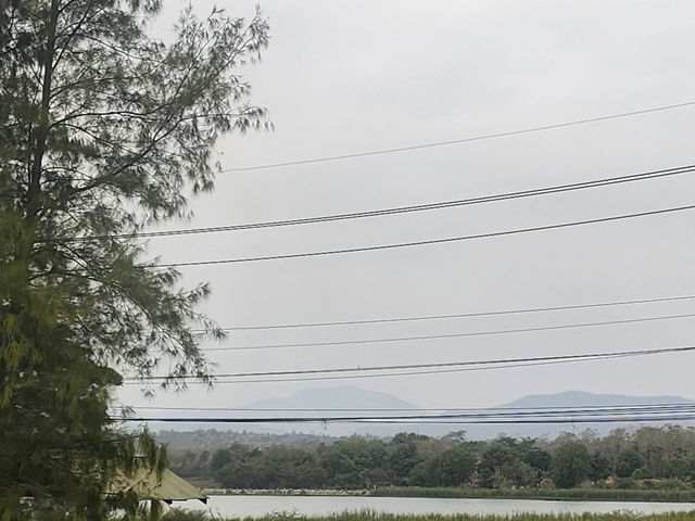 สถานีแม่เมาะจุดพักสำหรับมือเช้าในบรรยากาศท้องถิ่น