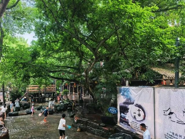 Huanglongxi Ancient Town – Chengdu’s 2,000-Year-Old Water Town