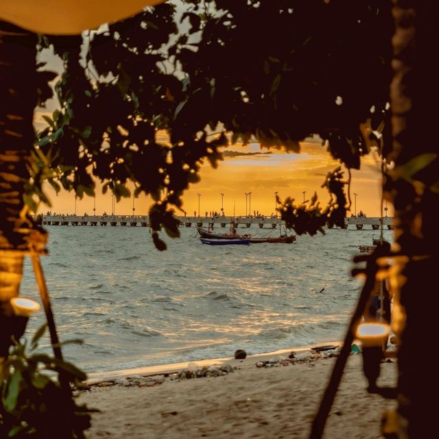 Lekker bar & rest บางแสน