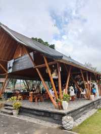  A Quick Bite with a View: Fusion Café at Beratan Lake