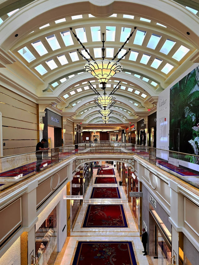 Wynn Las Vegas – Where Asian Elegance Meets Vegas Glamour ✨🏮