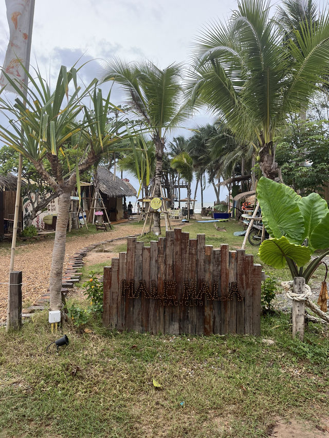 Halehala…จิบเบียร์เย็นๆ ริมหาดเจ้าหลาว 🌊🍻