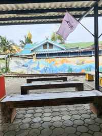 สถานีรถไฟบ้านแหลมนั่งสามล้อชมเมืองท่าฉลอม