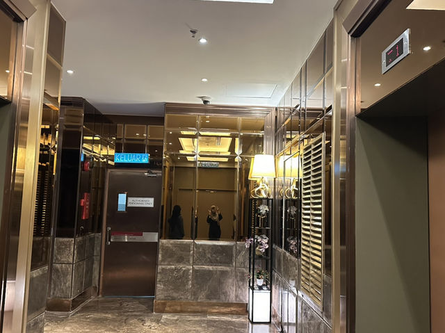 Lakeside Luxury in the Heart of Putrajaya Lakeside Luxury in the Heart of Putrajaya