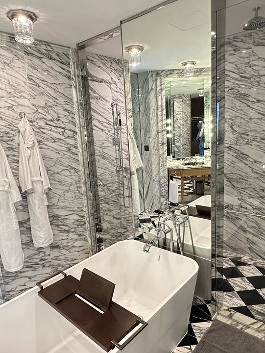 Indulge in Luxury: Rosewood Hong Kong 🇭🇰 