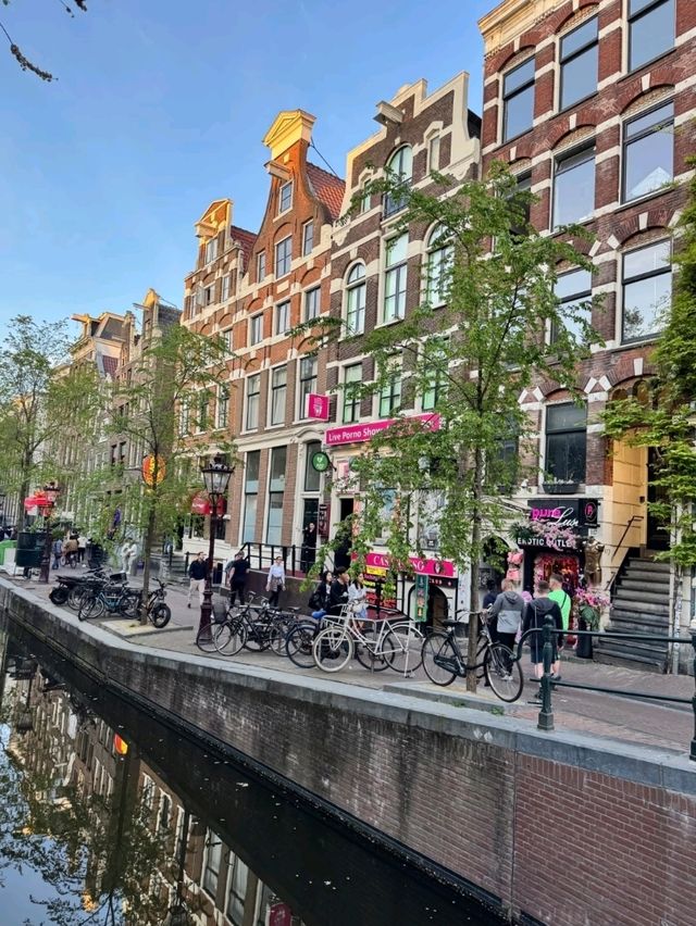 🇳🇱 Amsterdam: Netherlands’ Artistic Canal City