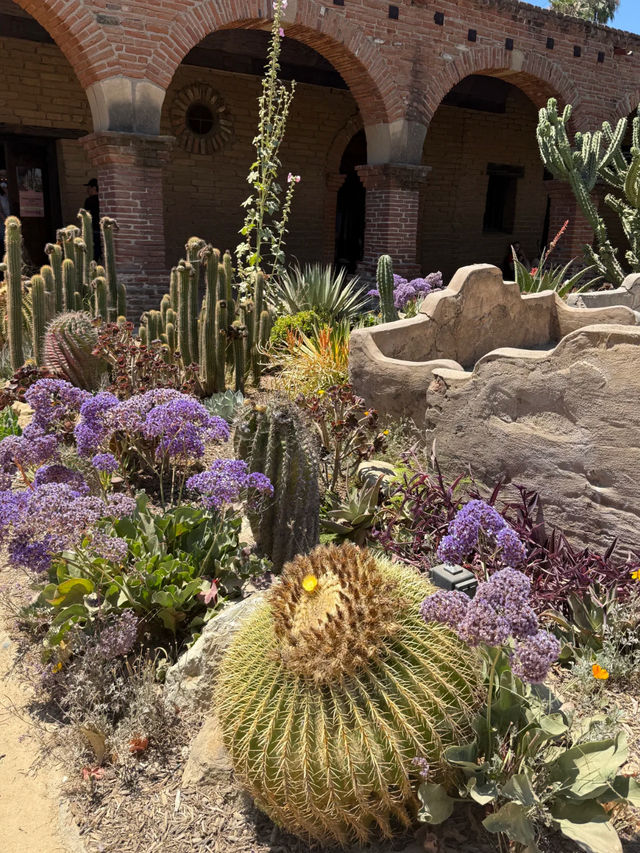 Revolving Around the Beauty of Architecture: Eyes on Spain 
