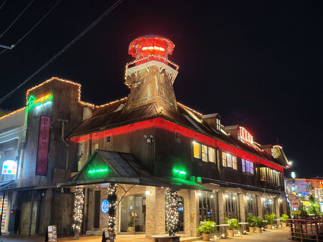 美國風情海岸小鎮—沖繩北谷町美國村夜遊