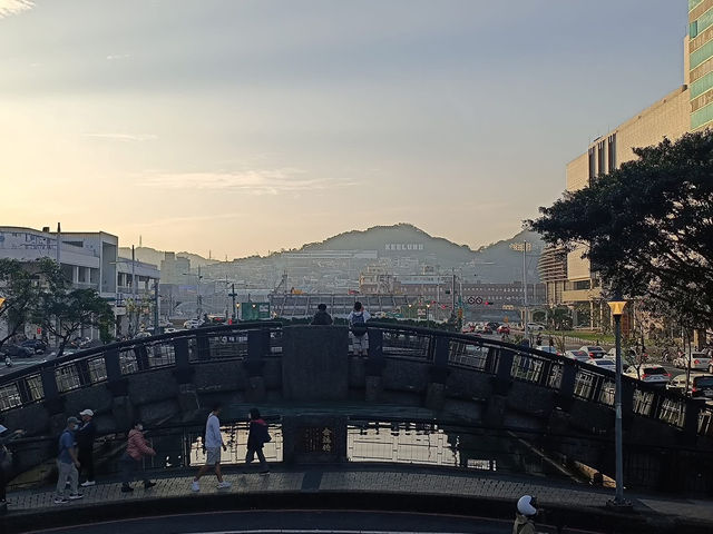 北部景點 基隆海洋廣場 廟口商圈 仁愛市場