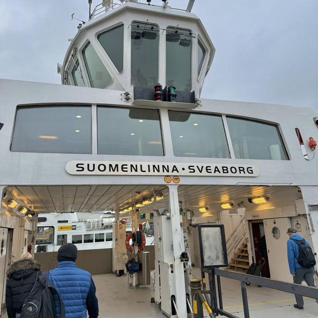 🇫🇮ヘルシンキの海中宝島、歴史と冒険の楽園！ 🏰✨