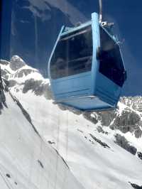 Yulong Snow Mountain : Golden Glow & White Snow