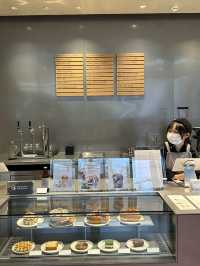 上海探店ෆ⃛ 玻璃窗＋綠植，藍瓶前灘店太好拍！