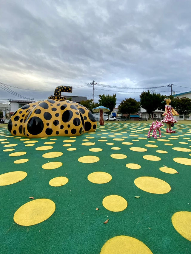 A Perfect Blend of Nature and Art in Towada 🍃🎨 A Perfect Blend of Nature and Art in Towada 🍃🎨