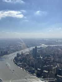 上海塔-摩登建築風格感受都市脈搏  