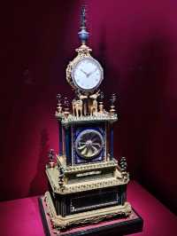 Golden Timepieces at the Palace Museum’s Gallery of Clocks ⏰✨