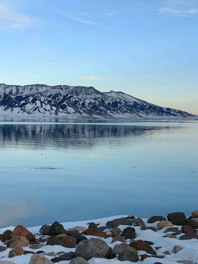 ❄️ “The Crystal Lake of Xinjiang” ❄️