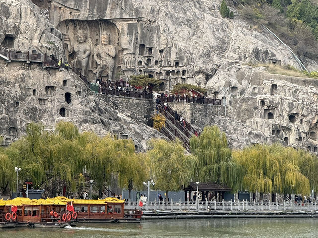 ประทับสุดขีด ที่ถ้ำหลงเหมิน เมืองลั่วหยาง ประทับสุดขีด ที่ถ้ำหลงเหมิน เมืองลั่วหยาง