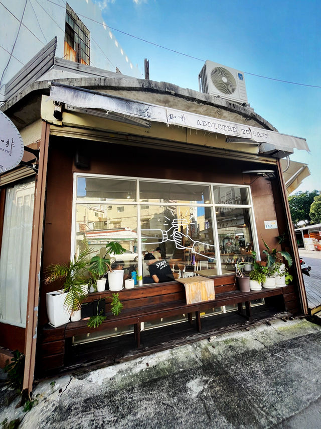 Festive Animal Fun at Paradise Of Deer & Relaxed Old-Town Stroll Festive Animal Fun at Paradise Of Deer & Relaxed Old-Town Stroll